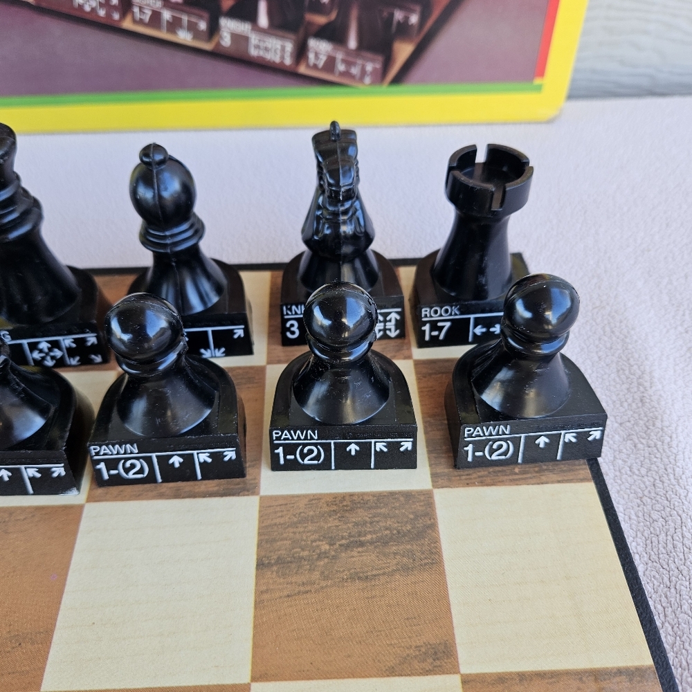 Pavilion Chess Teacher Game Set VTG 1992 Toys R Us Plastic Educational Strategy - Picture 7 of 11